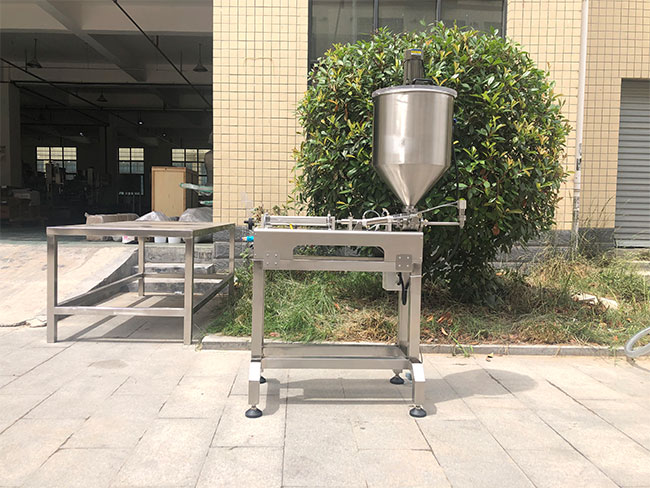 星火半自動膏體灌裝機設備展示